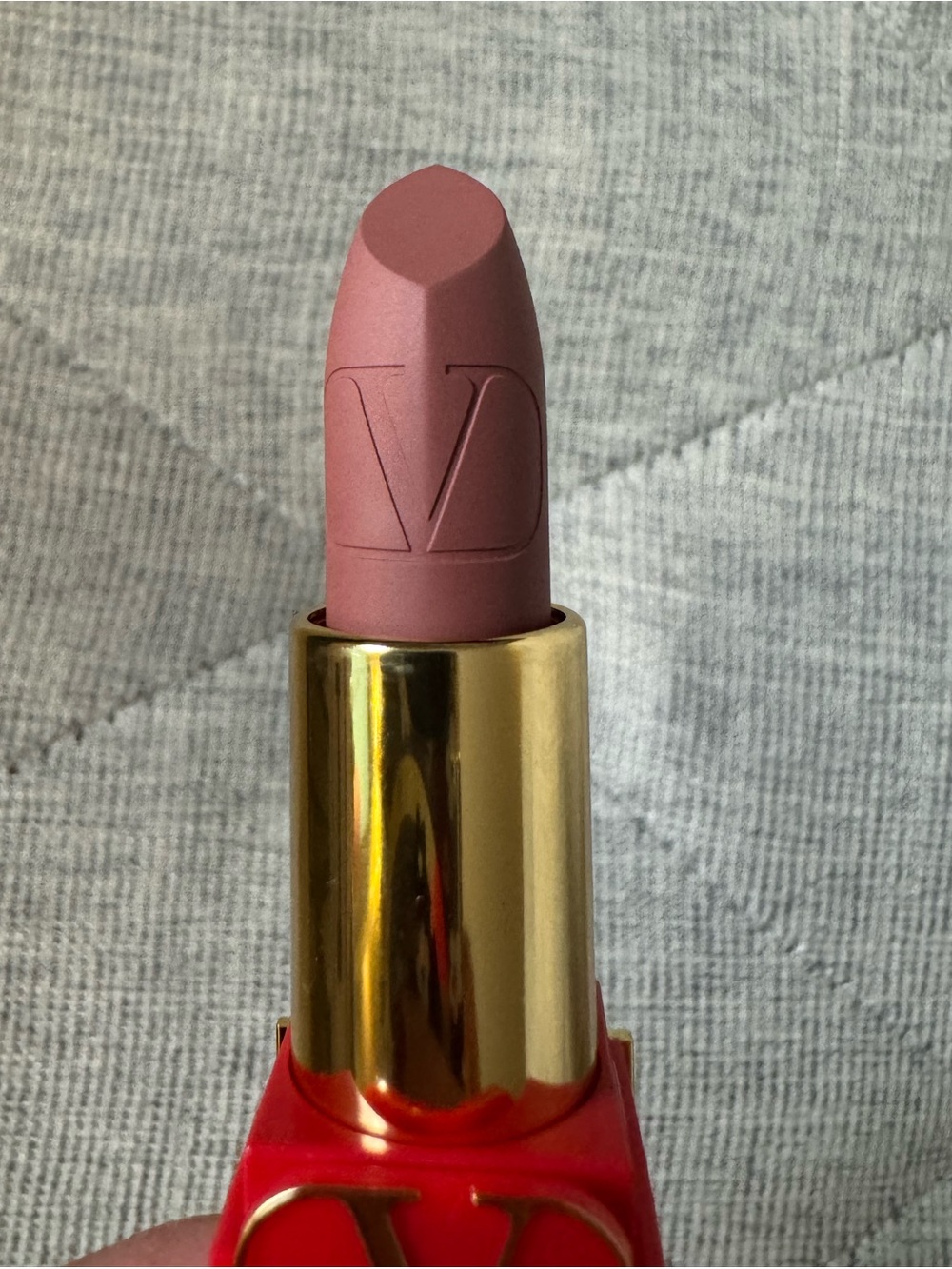 Valentino Rosso Valentino Striking Lip Color - 128R Thank You For The Flowers - Picture 10 of 10